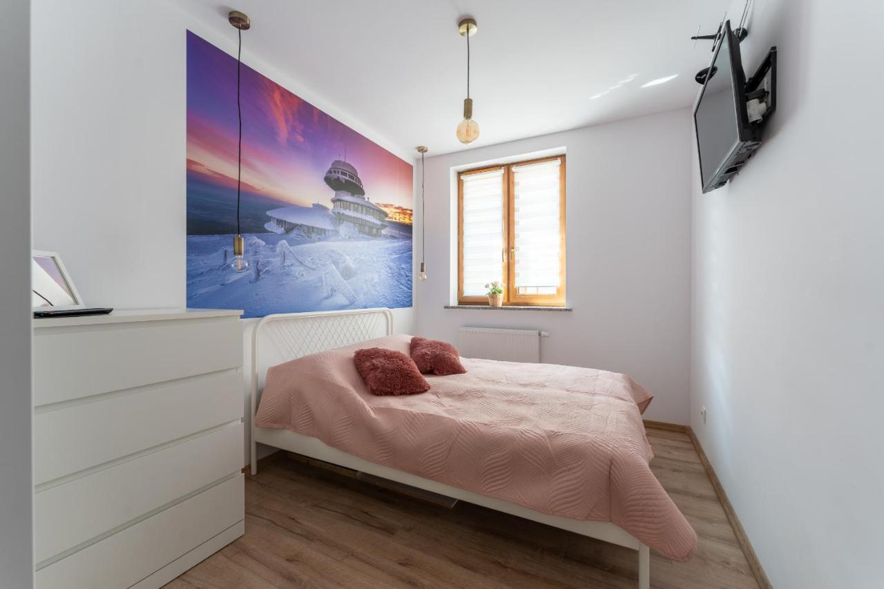 Apartment Strumykowy Zakatek - W Centrum Z Prywatnym Parkingiem - Space Karpacz