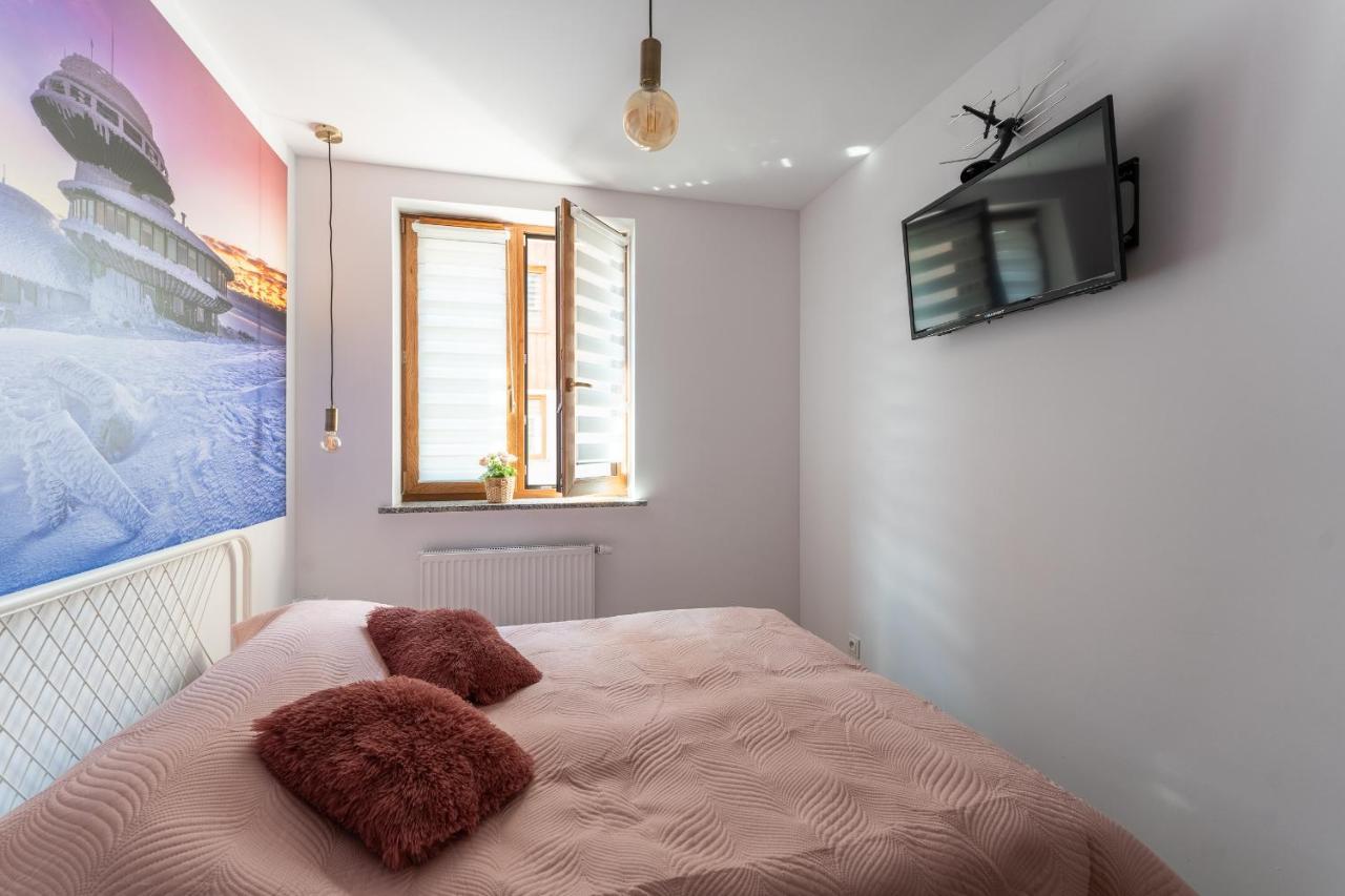 Apartment Strumykowy Zakatek - W Centrum Z Prywatnym Parkingiem - Space Karpacz